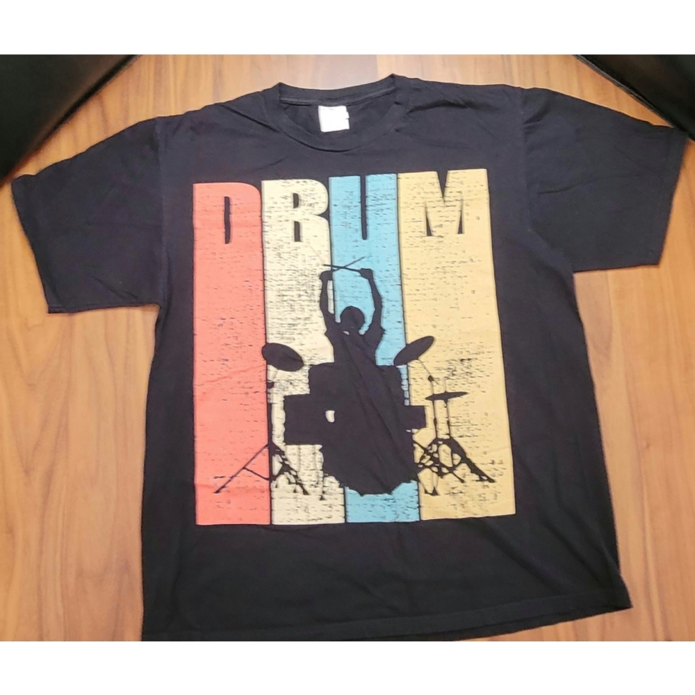 Vintage "DRUM" Graphic Black Short Sleeve T-Shirt - Men's Large